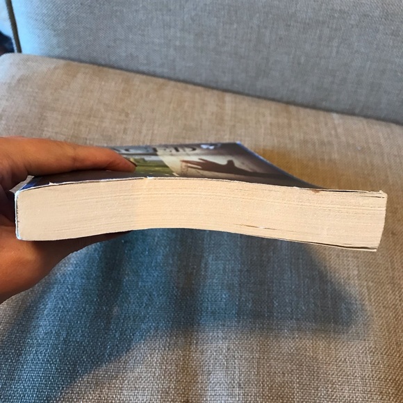 Laced A Regan Reilly Mystery Paperback by Carol Higgins Clark - Picture 4 of 10